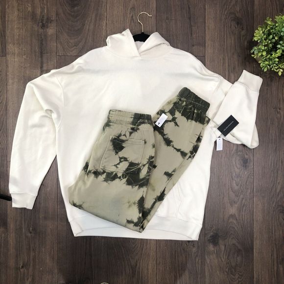 NEW WOMEN OUTFIT  No Boundaries Assorted Sizes - Picture 2 of 16